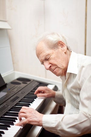 elderly-playing-piano