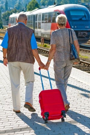 seniors-traveling
